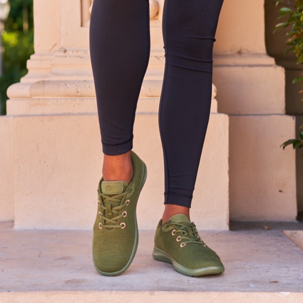 MERINO WOMEN'S LACE-UPS OLIVE GREEN size 6